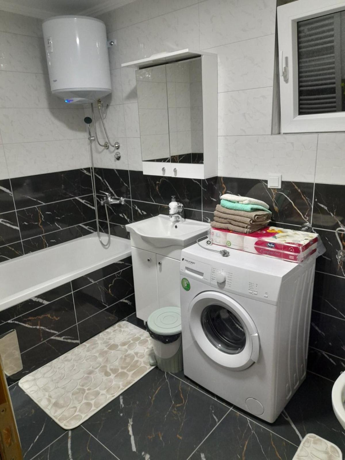 Apartman Micevic Foca Exteriör bild
